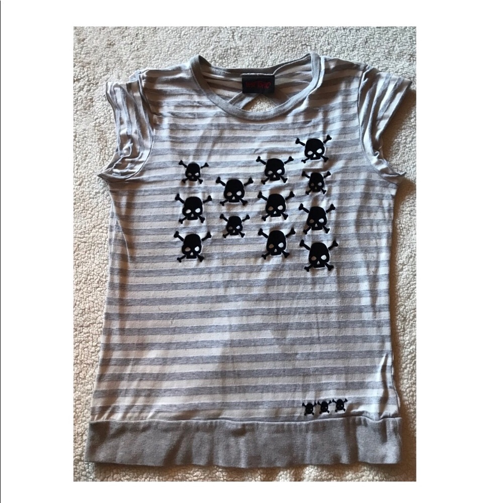 Hot Topic Skull Shirt